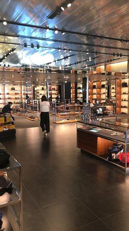 ceny prada montevarchi|PRADA OUTLET (SPACE) .